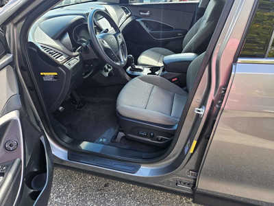 2017 Hyundai Santa Fe, $10999. Photo 3