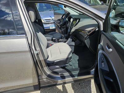 2017 Hyundai Santa Fe, $10999. Photo 5