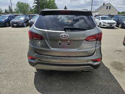 2017 Hyundai Santa Fe, $10999. Photo 8