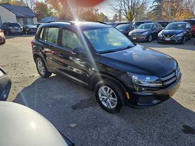 2015 Volkswagen Tiguan, $9999. Photo 2