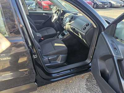 2015 Volkswagen Tiguan, $9999. Photo 5