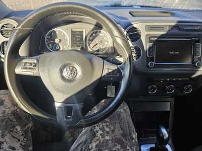 2015 Volkswagen Tiguan, $9999. Photo 7
