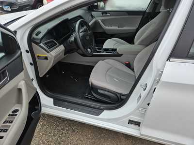 2016 Hyundai Sonata, $8999. Photo 3