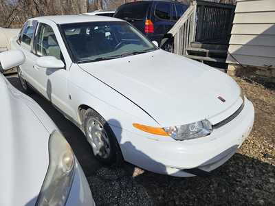 2000 Saturn L Series, $1999. Photo 2