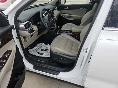 2016 Kia Sorento, $9999. Photo 3
