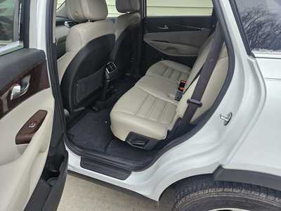 2016 Kia Sorento, $9999. Photo 4