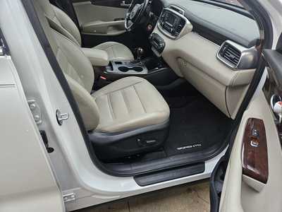 2016 Kia Sorento, $9999. Photo 7