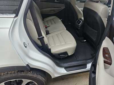 2016 Kia Sorento, $9999. Photo 8