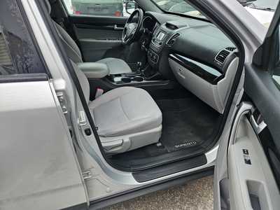 2015 Kia Sorento, $4999. Photo 5