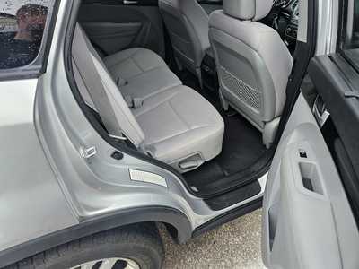 2015 Kia Sorento, $4999. Photo 6