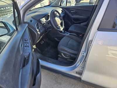 2019 Chevrolet Trax, $10999. Photo 3