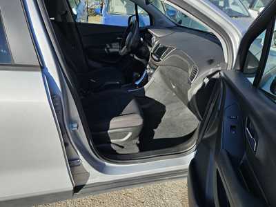 2019 Chevrolet Trax, $10999. Photo 5