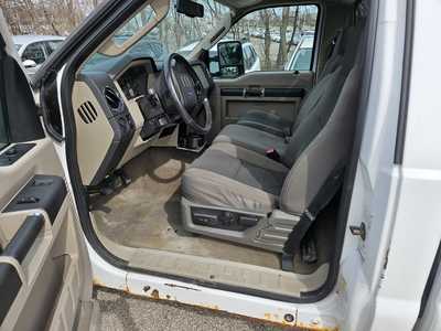 2009 Ford F350 Reg Cab, $9999. Photo 3