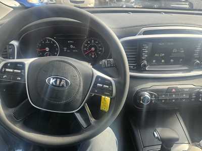 2020 Kia Sorento, $9999. Photo 5