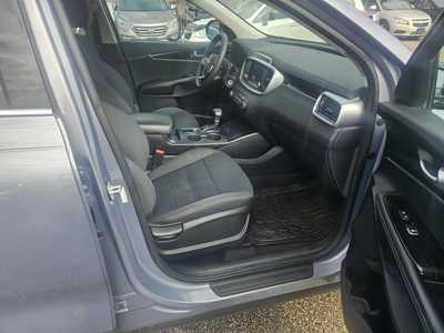 2020 Kia Sorento, $9999. Photo 6