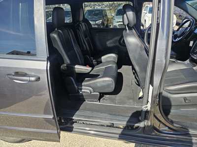 2016 Dodge Caravan, Grand, $5999. Photo 5