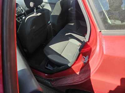 2012 Ford Focus, $3999. Photo 4