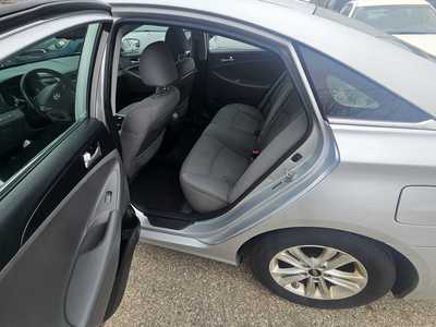2013 Hyundai Sonata, $3999. Photo 4