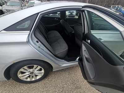 2013 Hyundai Sonata, $3999. Photo 6