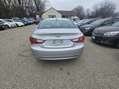 2013 Hyundai Sonata, $3999. Photo 7
