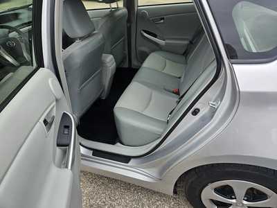 2015 Toyota Prius, $12999. Photo 4