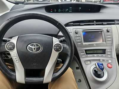 2015 Toyota Prius, $12999. Photo 5