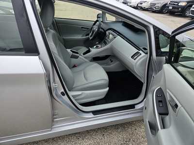 2015 Toyota Prius, $12999. Photo 6