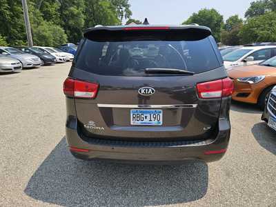2016 Kia Sedona, $9999. Photo 9