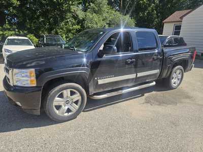 2007 Chevrolet 1500 Crew Cab, $7999. Photo 1