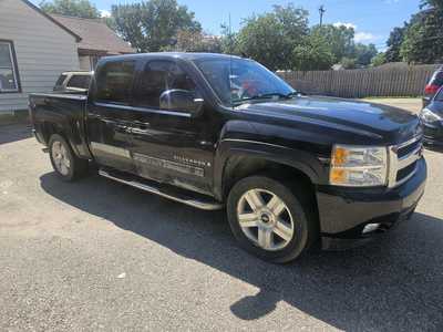 2007 Chevrolet 1500 Crew Cab, $7999. Photo 2