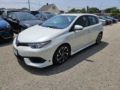 2017 Toyota Corolla, $9999. Photo 1