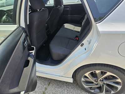 2017 Toyota Corolla, $9999. Photo 4