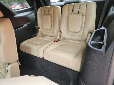 2017 Ford Explorer, $11999. Photo 5