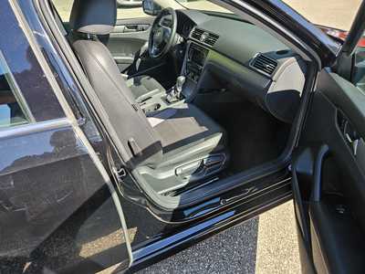 2014 Volkswagen Passat, $6999. Photo 4