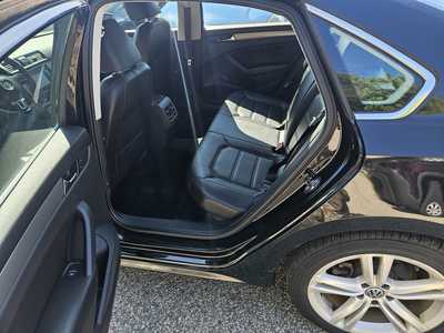 2014 Volkswagen Passat, $6999. Photo 7