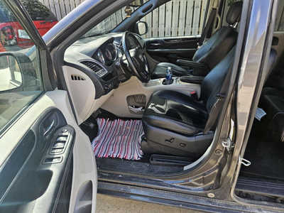 2018 Dodge Caravan, Grand, $4999. Photo 2