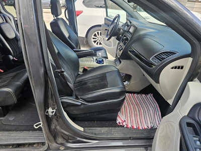 2018 Dodge Caravan, Grand, $4999. Photo 6