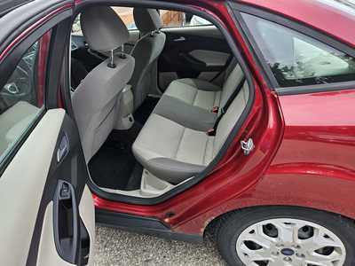 2014 Ford Focus, $3999. Photo 4