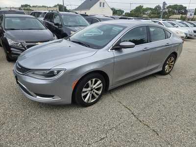 2016 Chrysler 200, $4999. Photo 1
