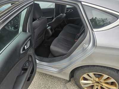 2016 Chrysler 200, $4999. Photo 3