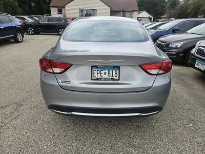 2016 Chrysler 200, $4999. Photo 7