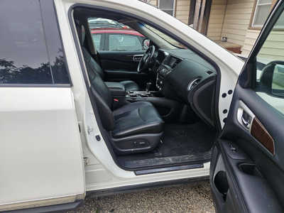 2014 Nissan Pathfinder, $8999. Photo 5