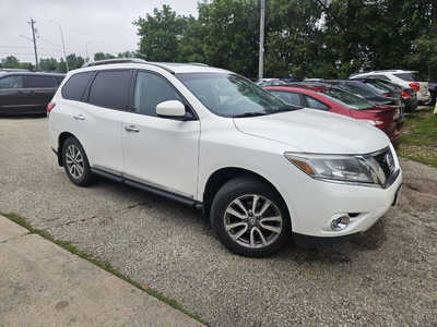 2014 Nissan Pathfinder, $8999. Photo 6
