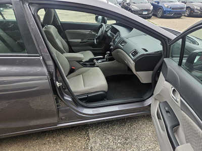 2015 Honda Civic, $9999. Photo 4