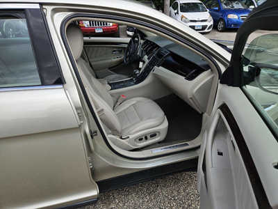 2011 Ford Taurus, $4999. Photo 5