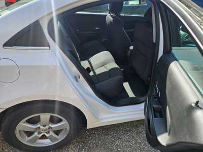 2015 Chevrolet Cruze, $5999. Photo 2