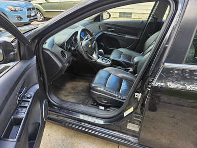 2012 Chevrolet Cruze, $4999. Photo 2