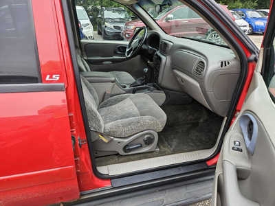 2002 Chevrolet TrailBlazer, $2999. Photo 4