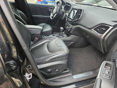2019 Jeep Cherokee, $12999. Photo 5