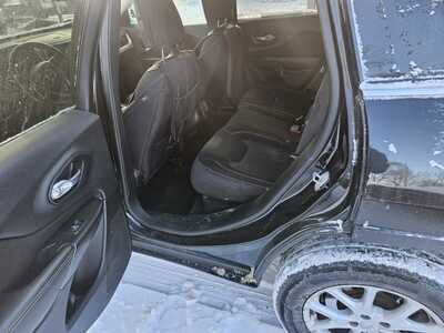 2015 Jeep Cherokee, $6999. Photo 2